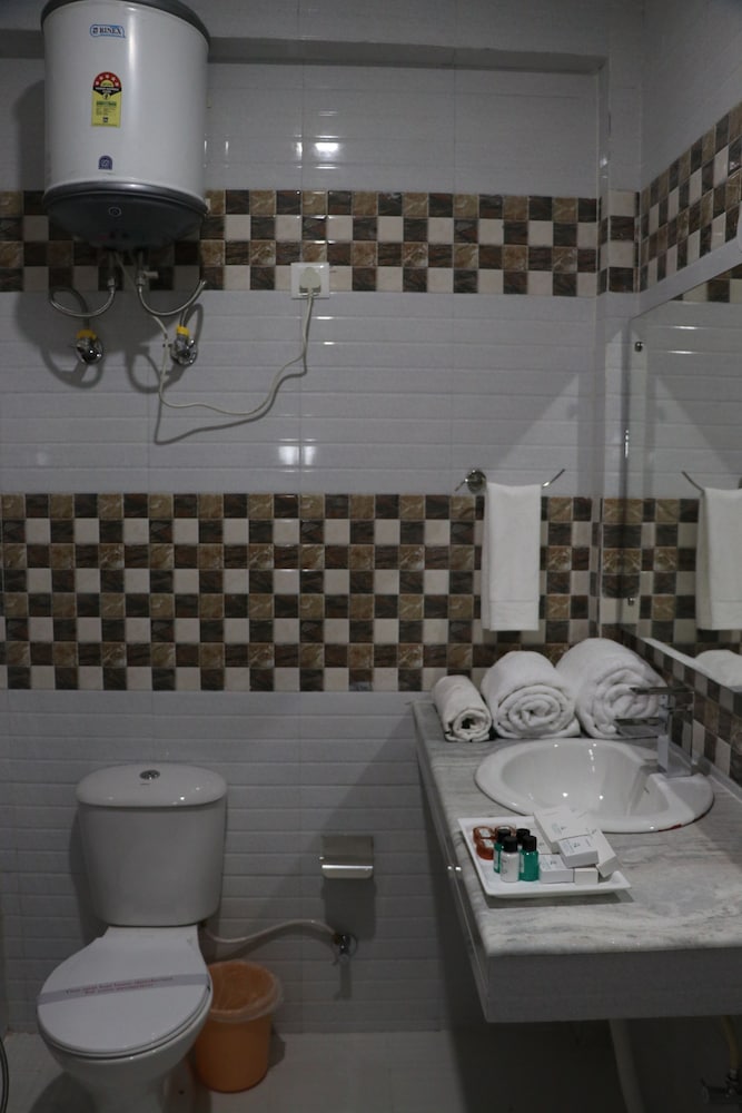 Hotel Ashiana Palampur 23/26
