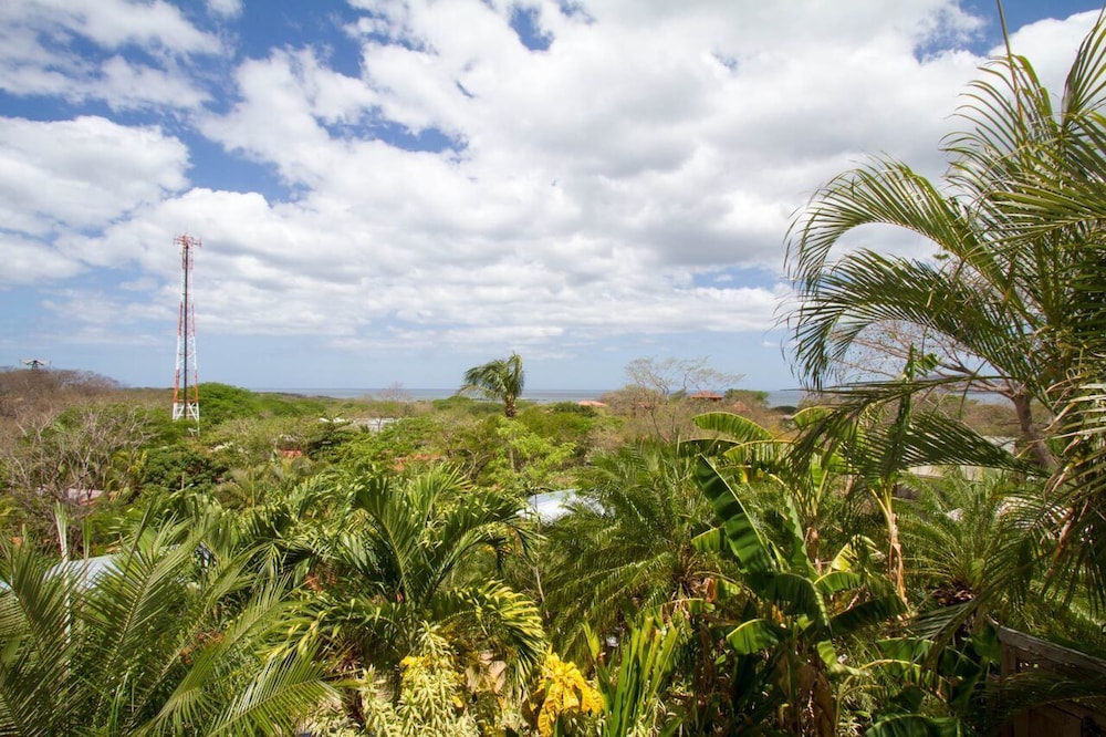 Hotel Tamarindo Village 70/74