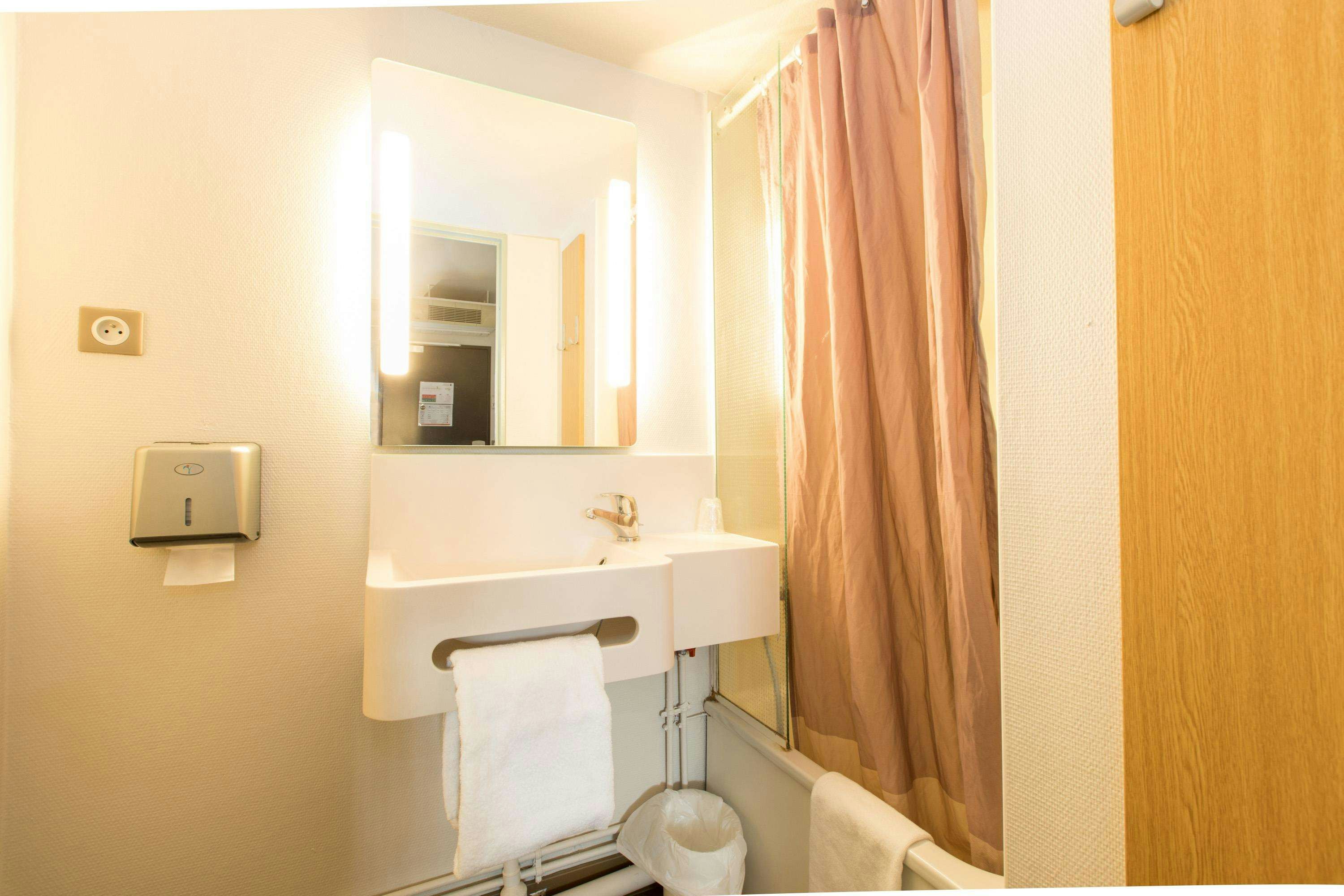 B&B Hotel Rennes Nord St Gregoire 12/13