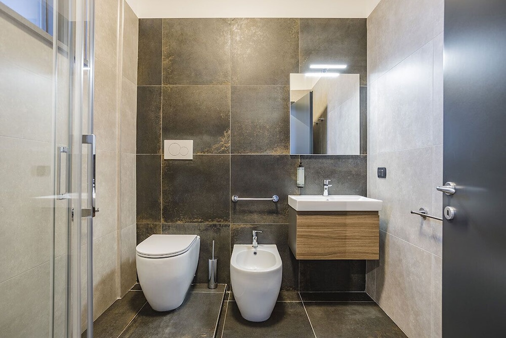 Residence 9 Line 50/50