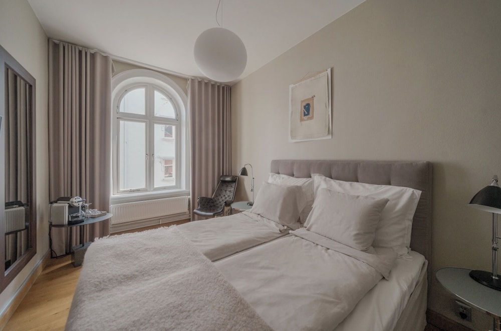 STANDARD, DOUBLE BED