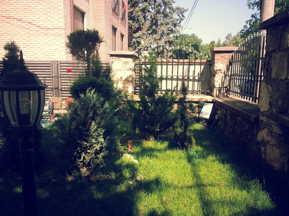Villa Mystique Hotel 51/57