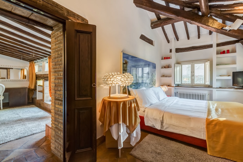 Luxury Trastevere 24/65