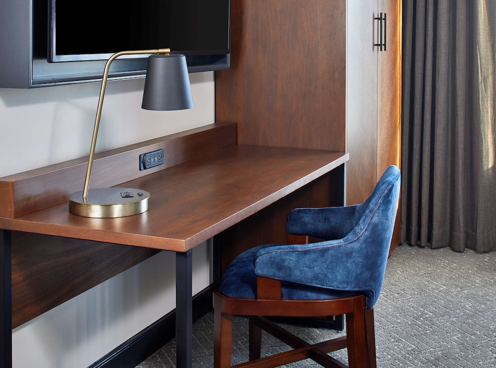 Cumberland House Knoxville, Tapestry Collection by Hilton 43/79