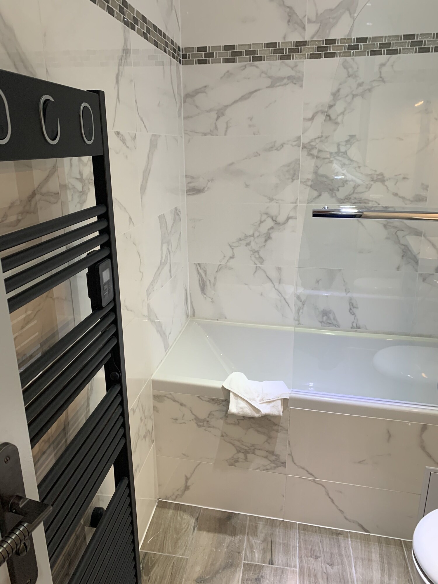 Renovated, Studio, Double Bed, Terrace 4/4
