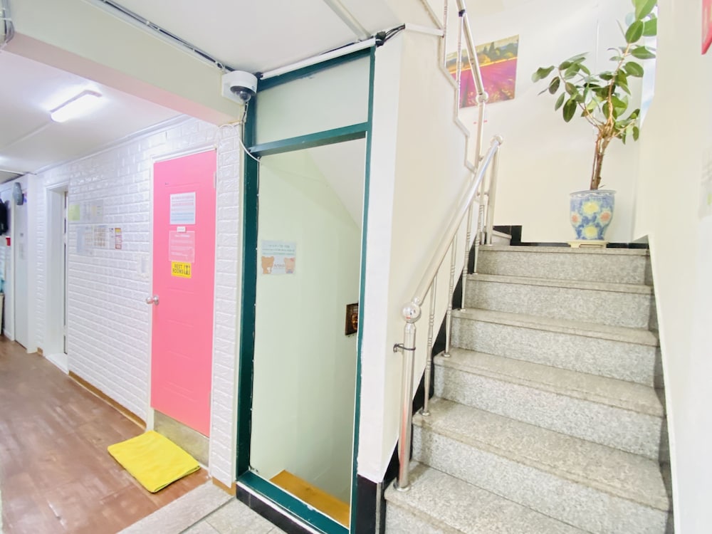 Aroha Guest House 13/67