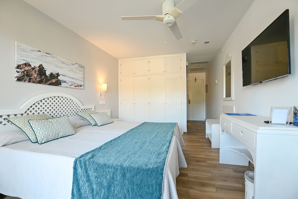 Pinos Playa Hotel 14/50