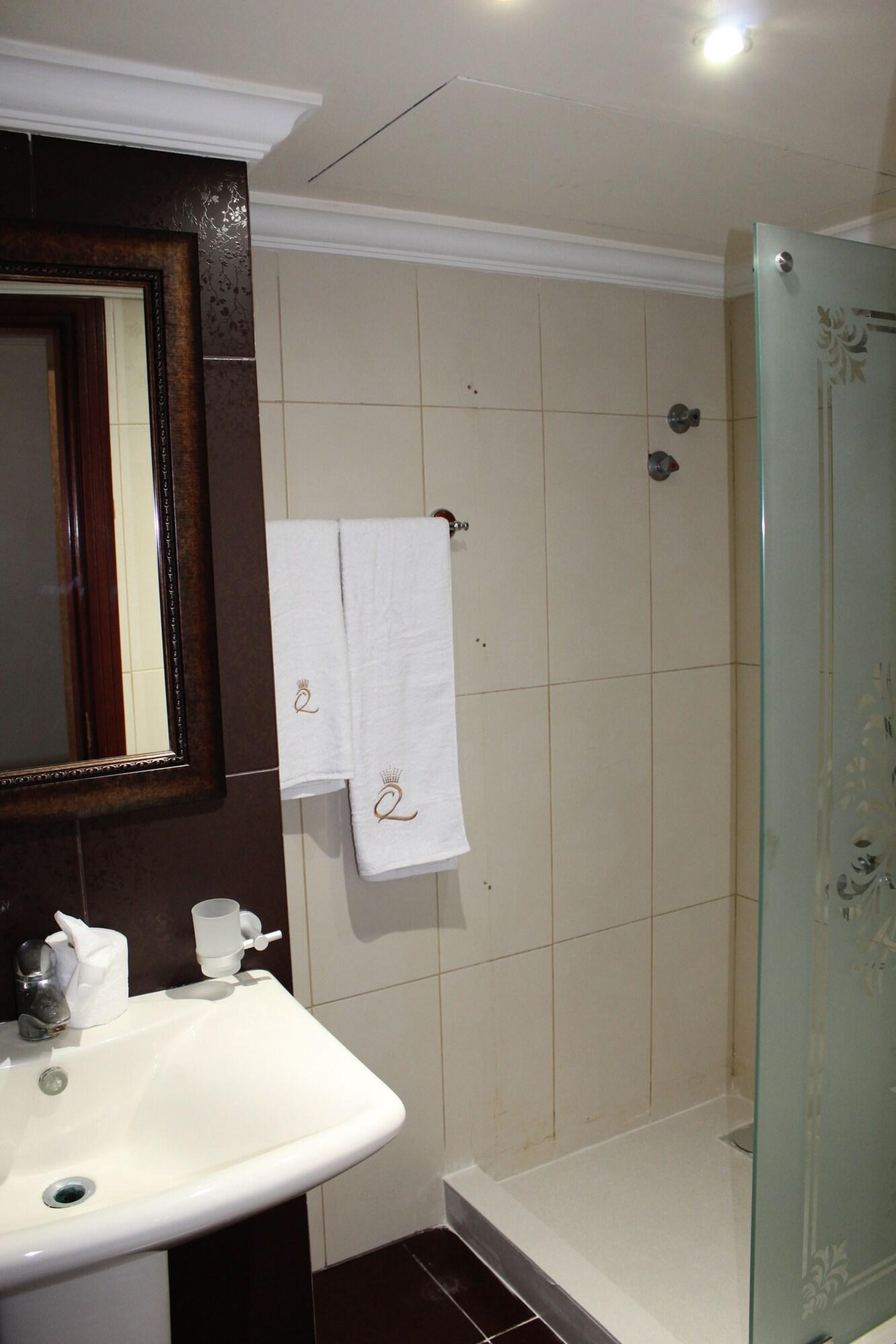 Villa Queens Hotel 31/32