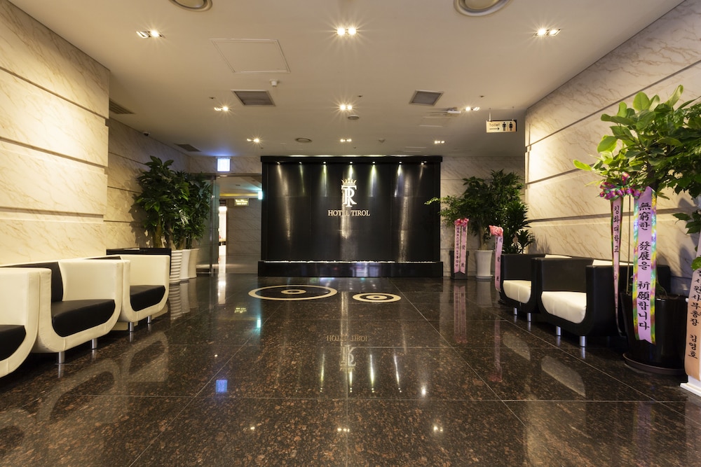 Hotel Tirol 14/34