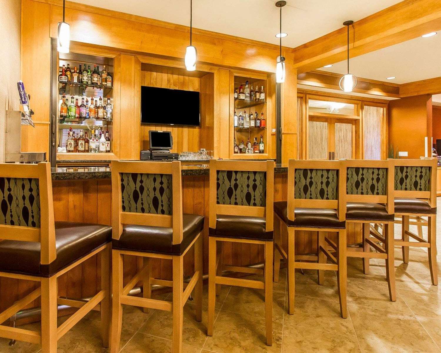 MainStay Suites Stanley 33/46