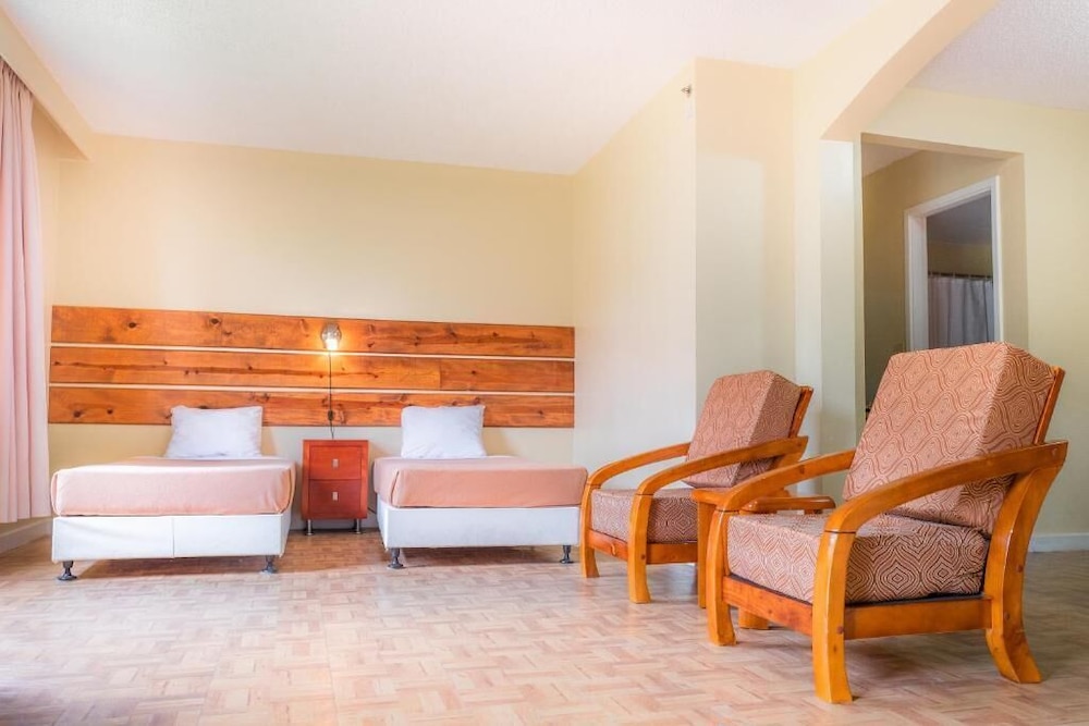 Garden Villa Hotel 23/60