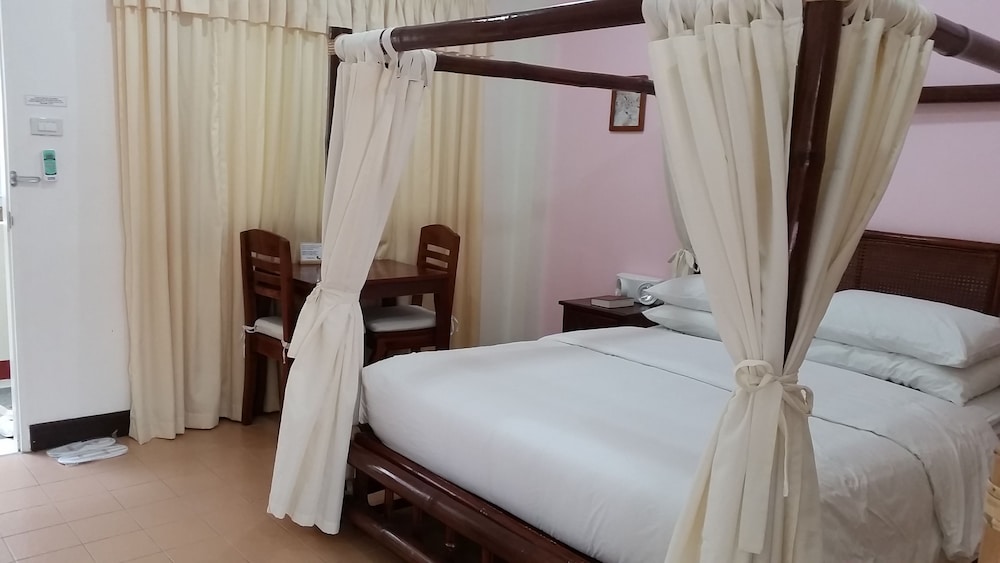 Surfside Boracay Resort & Spa 15/50