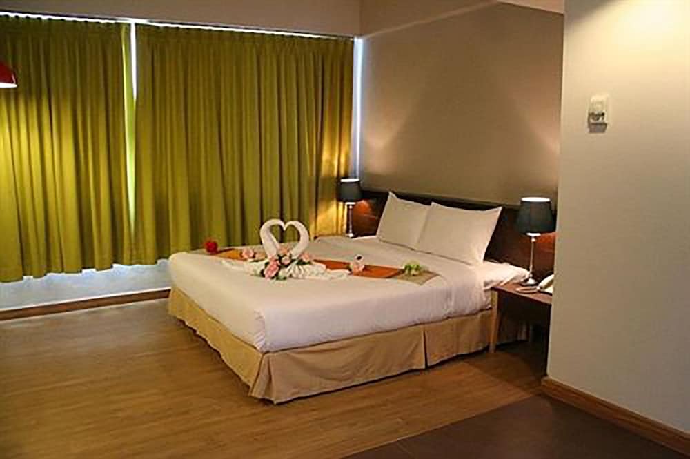 ALOHA HOTEL HAT YAI 41/66