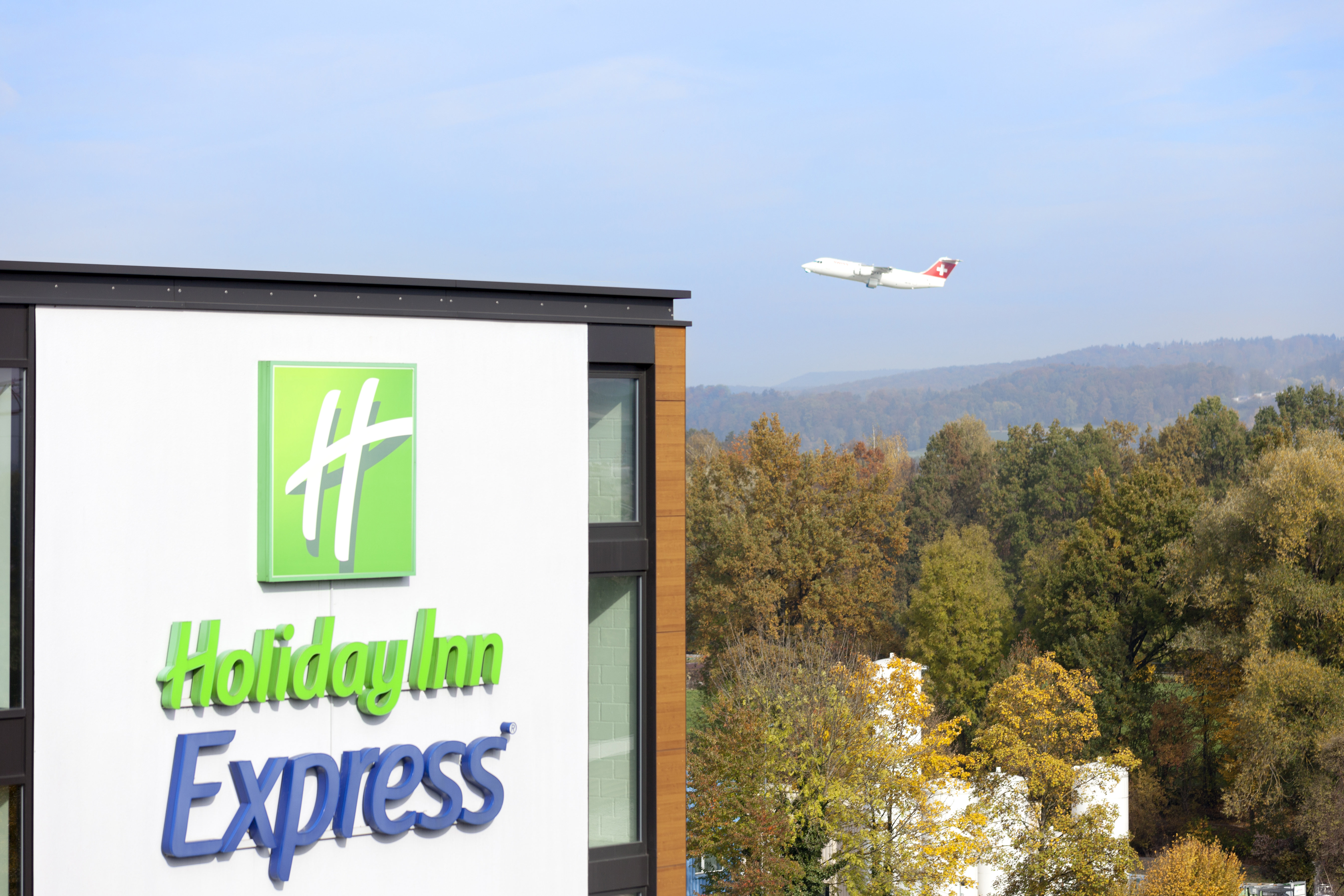 HOLIDAY INN EXPRESS ZURICH AIRPORT 5/80