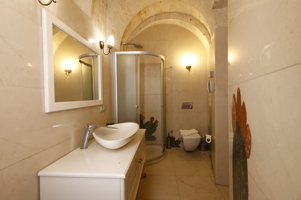 LUXURY, SUITE