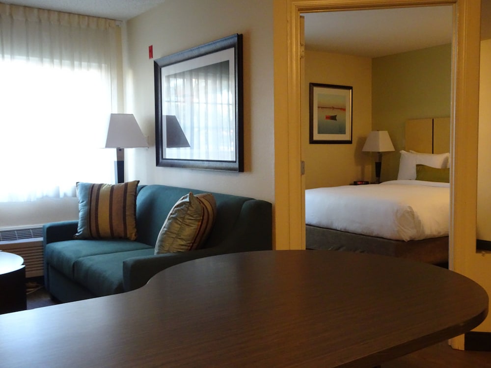 Candlewood Suites Glen Allen Short Pump, an IHG Hotel 42/73