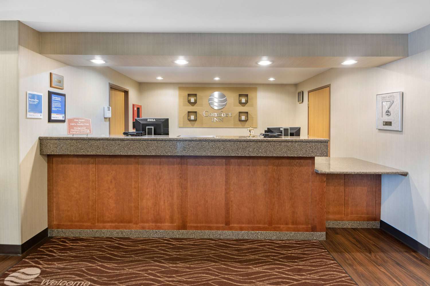 Comfort Inn Iron Mountain North 8/36