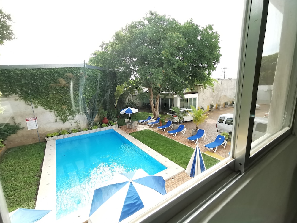 Las Dalias Inn 41/60