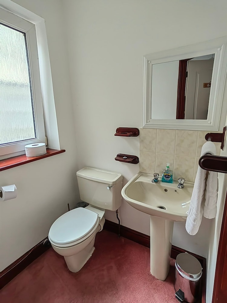 Cardigan Bay Guest House 50/50