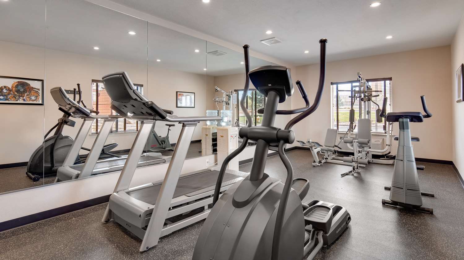 Best Western Plus Gateway Inn & Suites 25/34