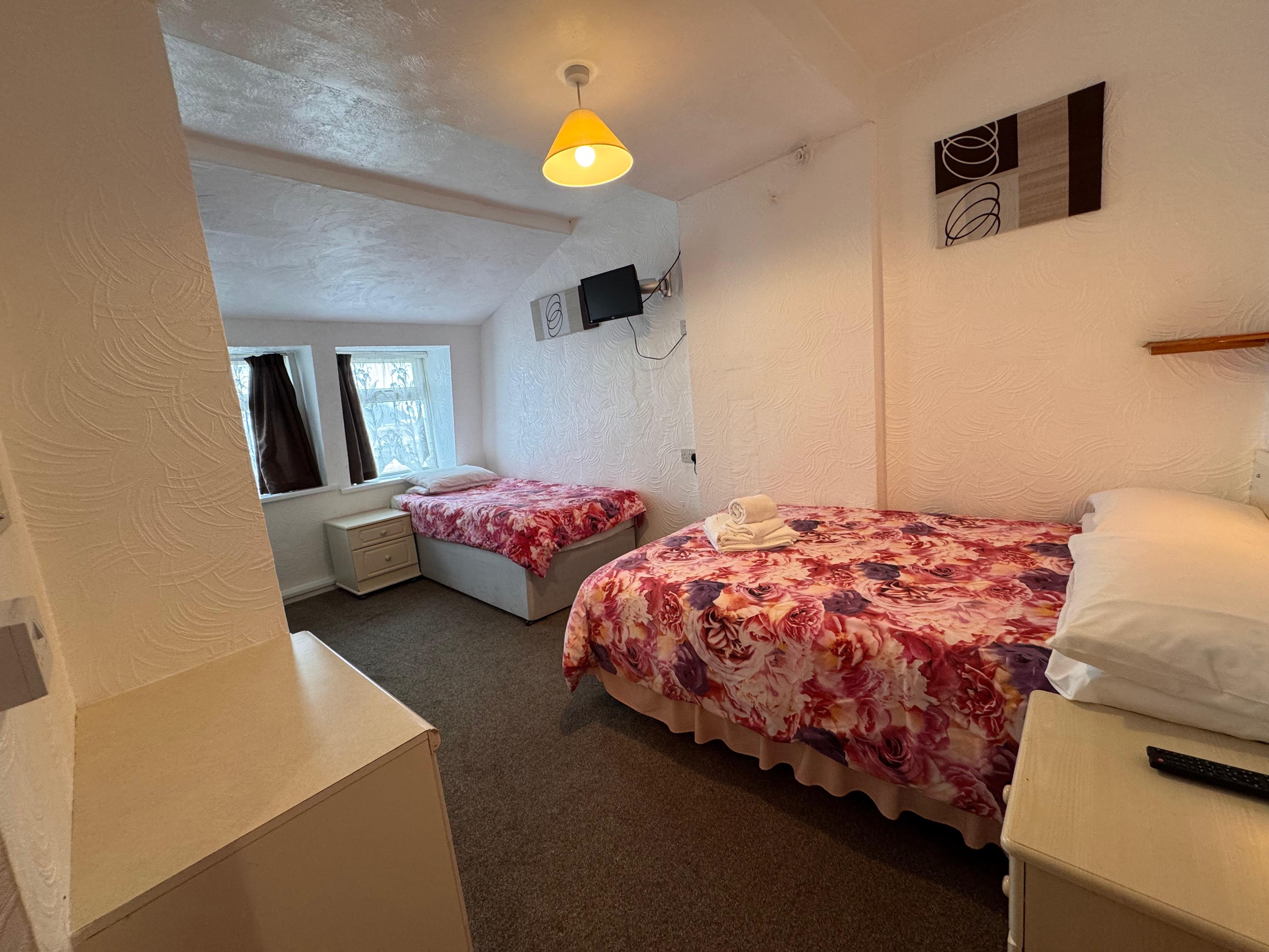 RideSide Hotel, next to Pleasure Beach Blackpool 27/65