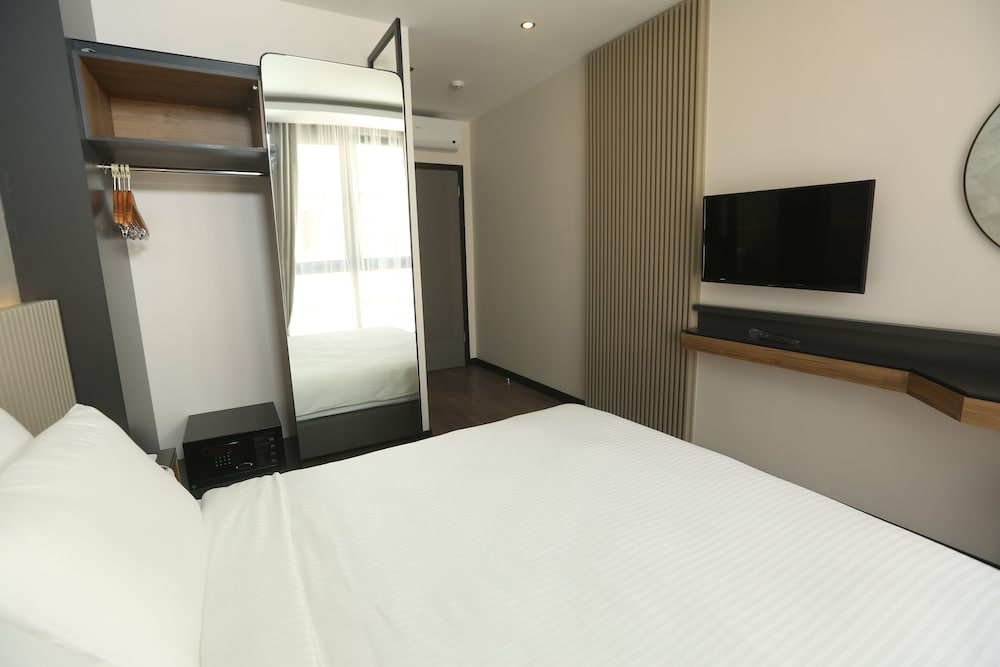 Moja City Hotel 7/16