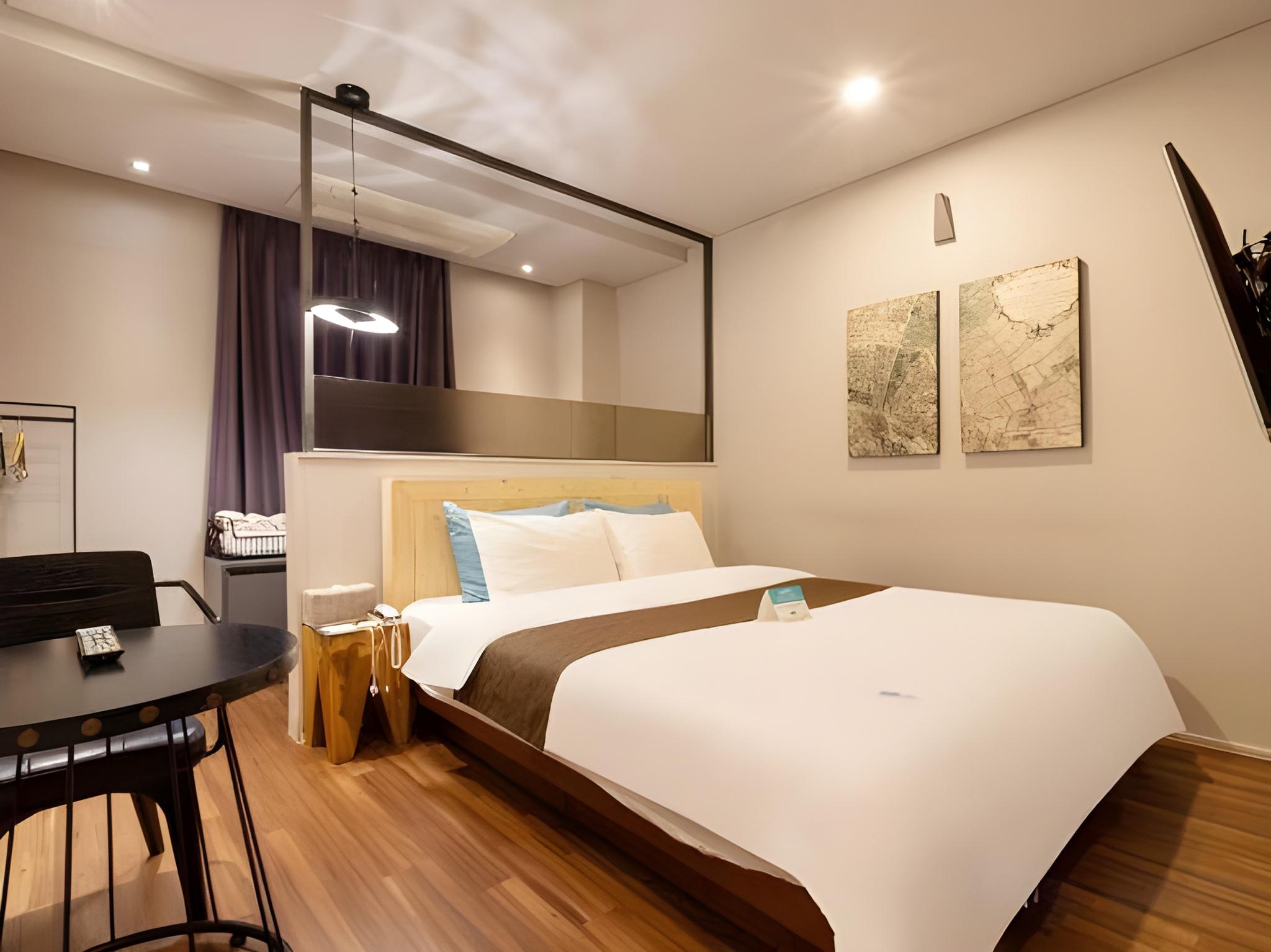 Room Assigned on Arrival, King Bed