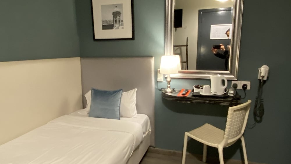 SLIEMA MARINA HOTEL 17/70