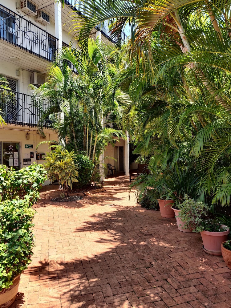 Coconut Grove Holiday Apartments 5/43