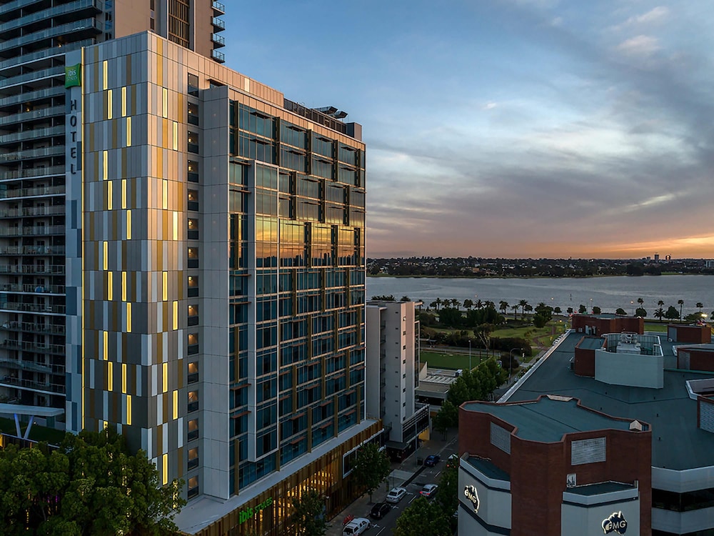 Ibis Styles East Perth 3/50