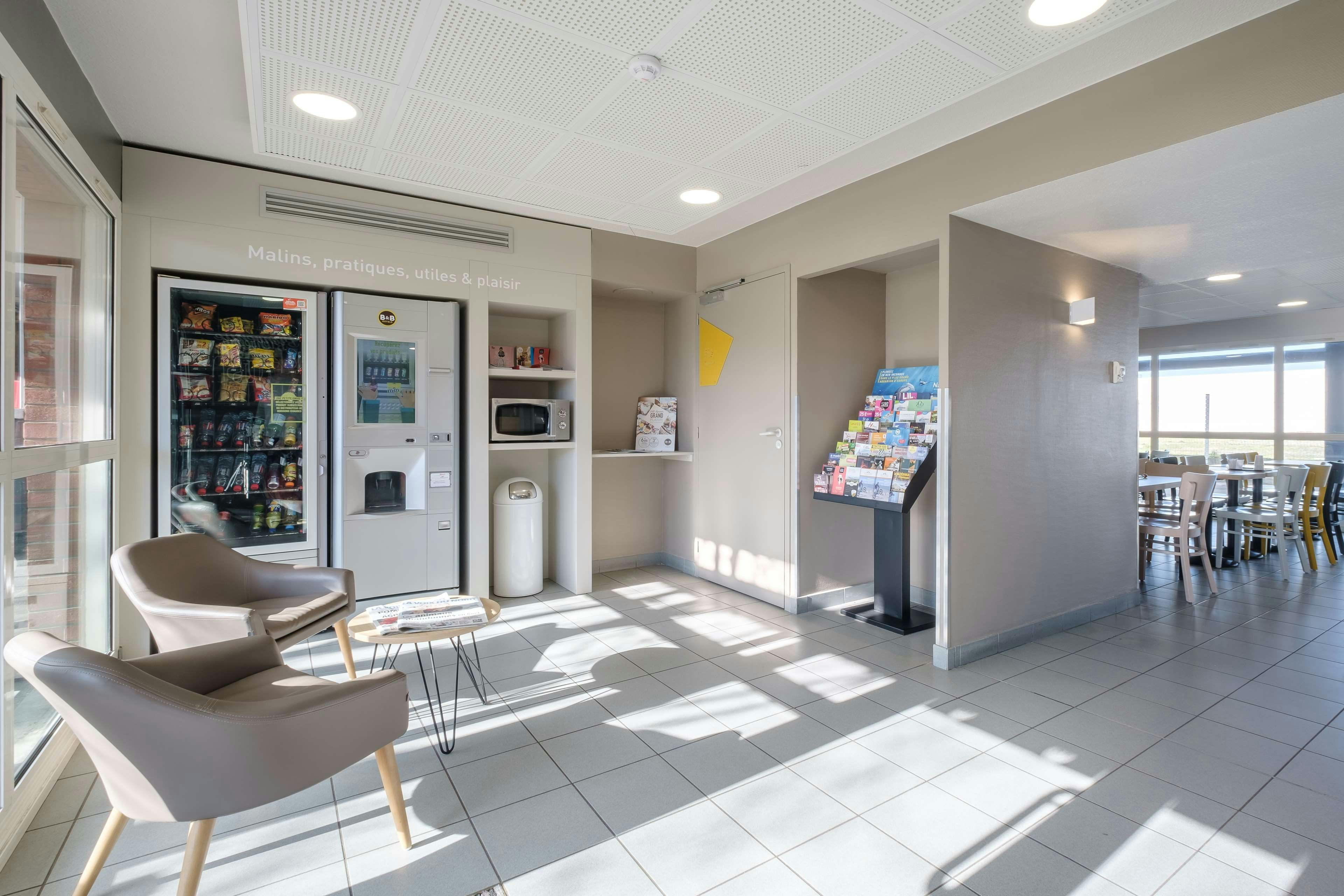 Lobby at B&B Hotel Calais Coquelles Tunnel Sous La Manche, COQUELLES