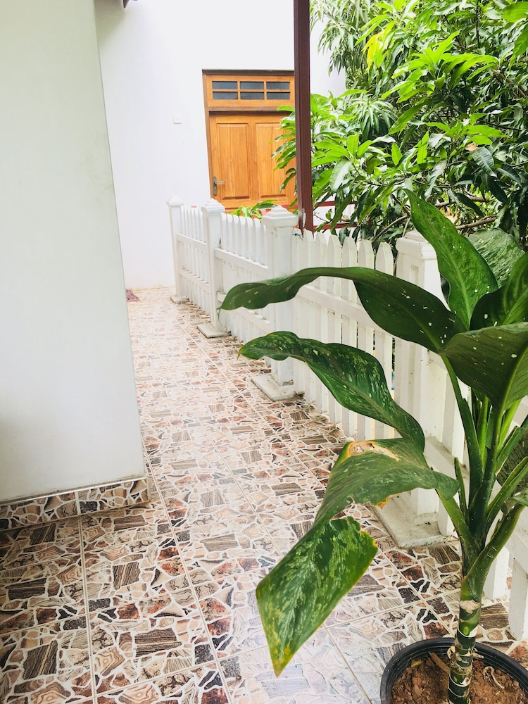 Sudu Neluma Home Stay 25/34