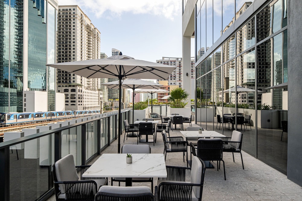 Element Miami Brickell 31/40