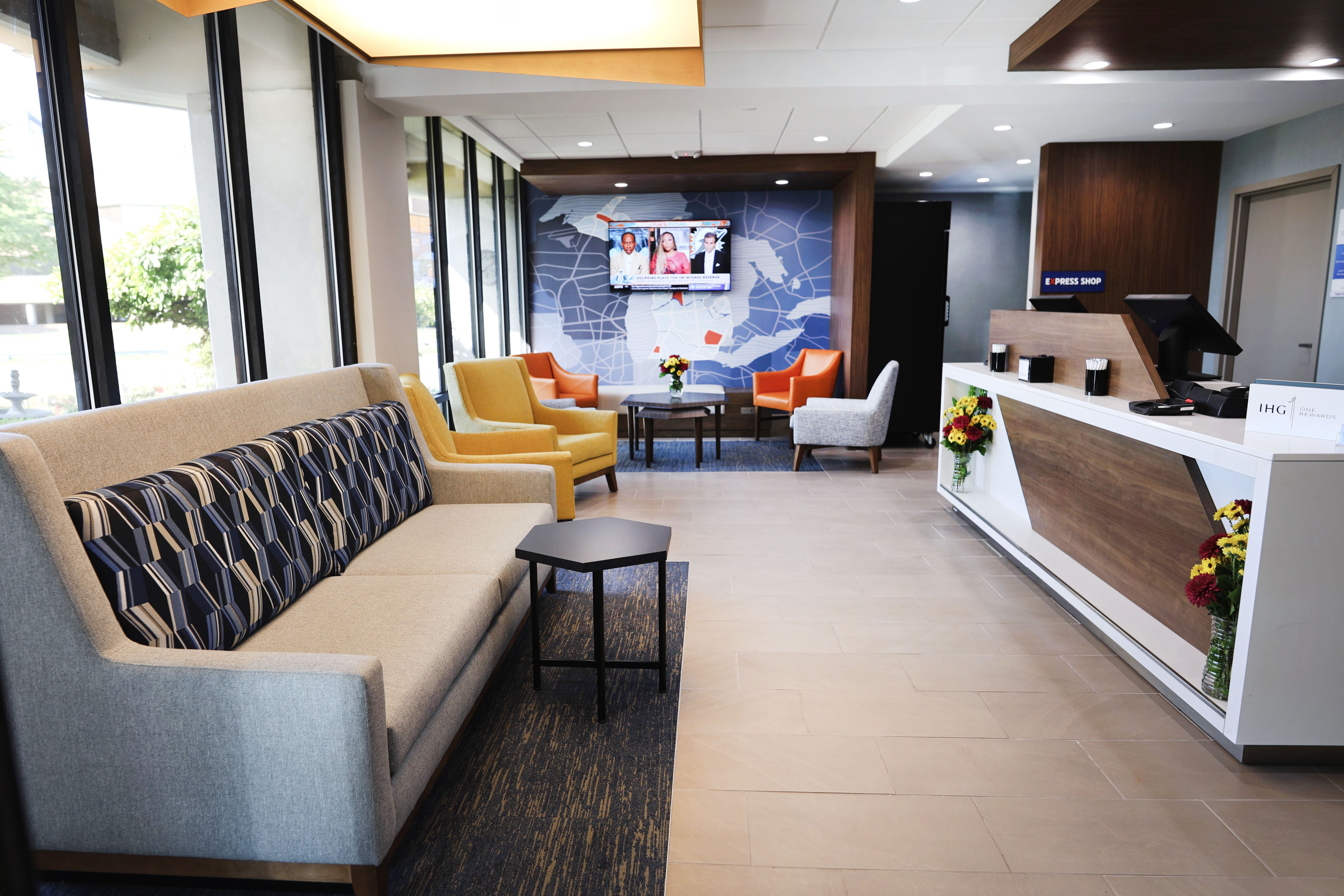 Holiday Inn Express Detroit-Birmingham 27/39