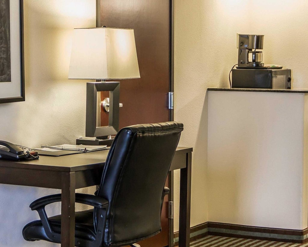 Comfort Inn and Suites Perry I-35 33/36