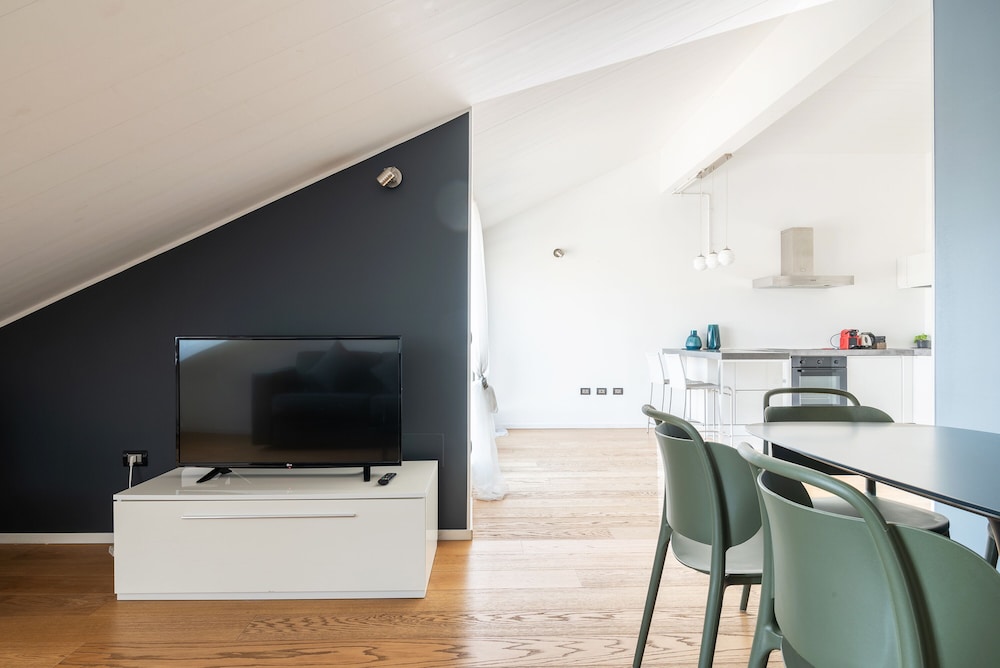 Easyhomes - Brera Luxury Suites 31/42