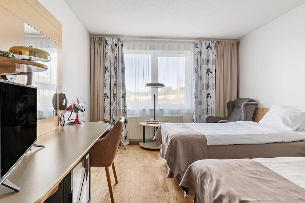 Standard, Twin Beds, Pet Friendly, Courtyard Area