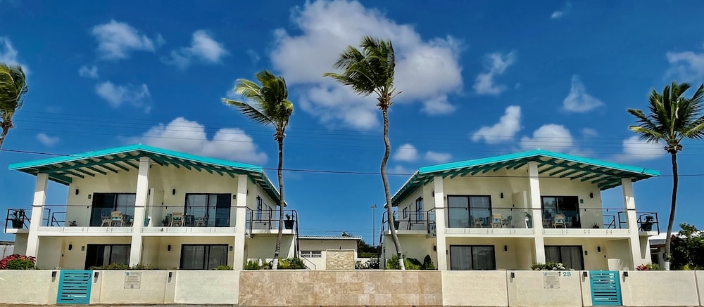The Vistalmar Ocean View Apartments 4/50
