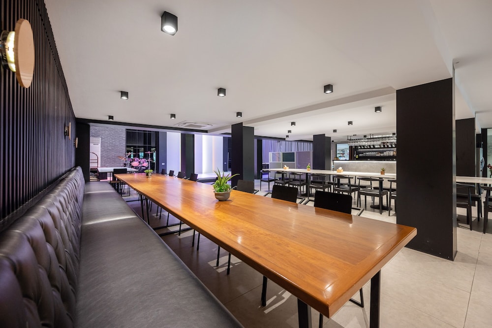 Loft Bangkok Hotel 11/72