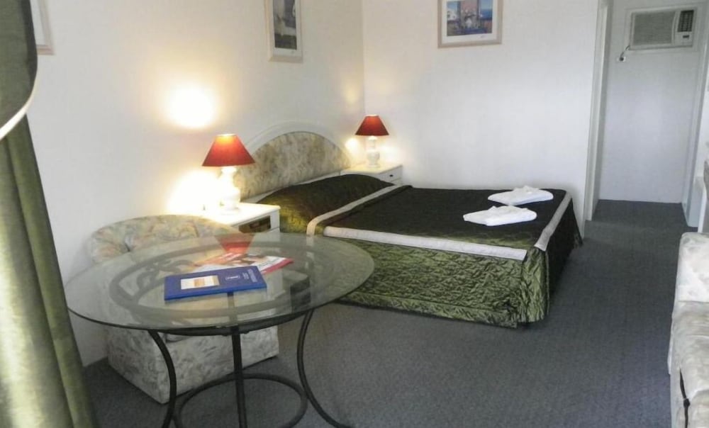CALICO COURT MOTEL 1/15