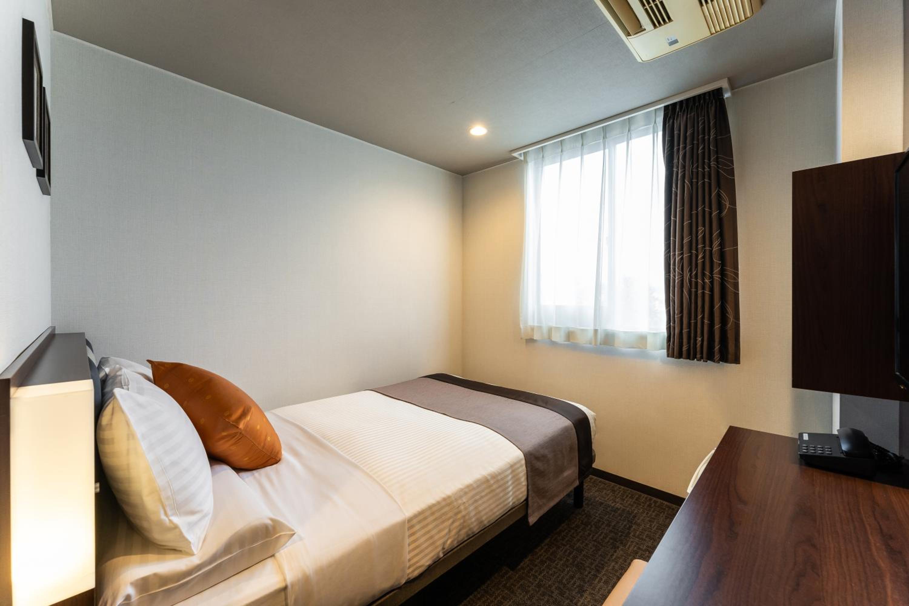 غرفة قياسية بسرير نصف مزدوج، Hotel Mystays Kanazawa Castle 4/8