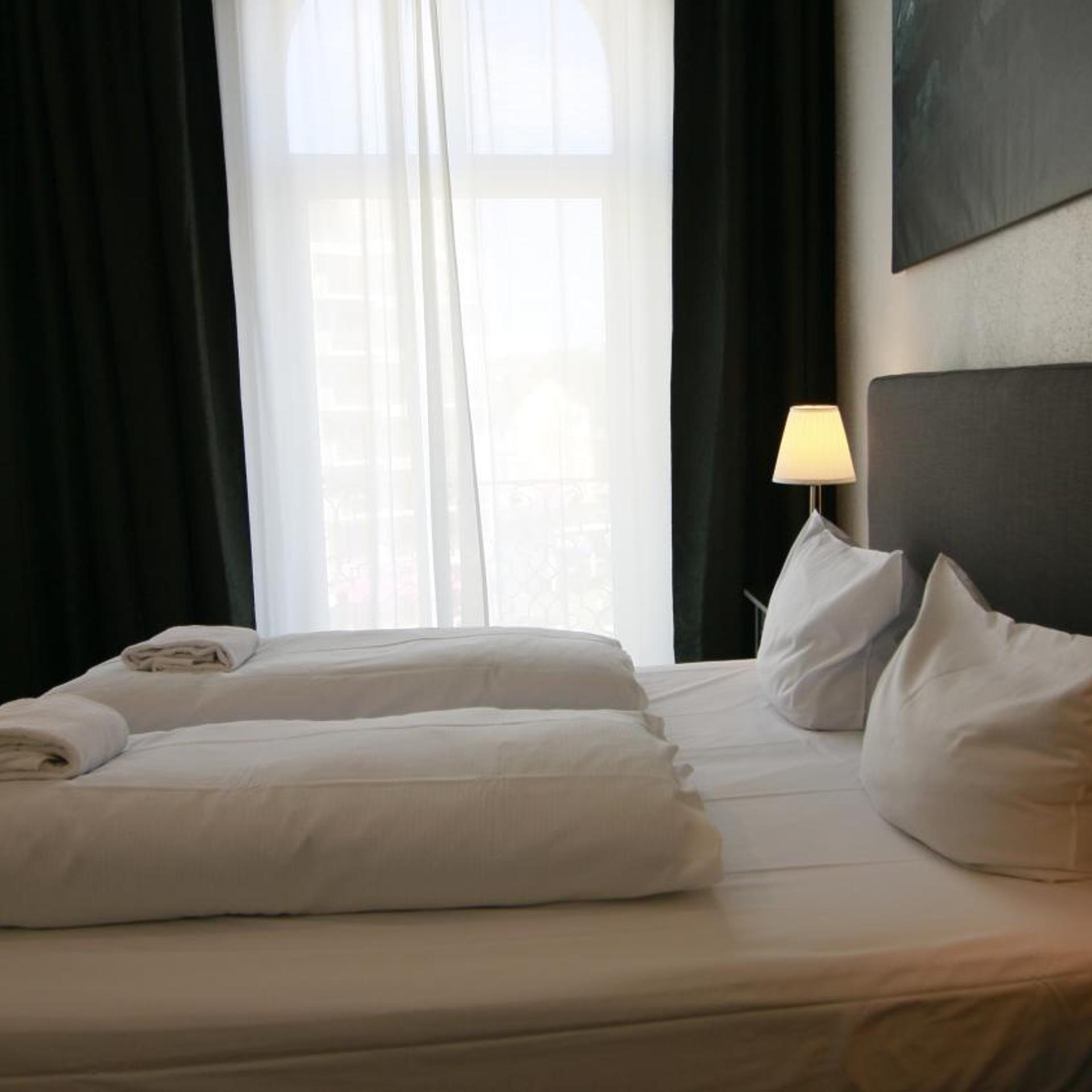 Room, Double Bed