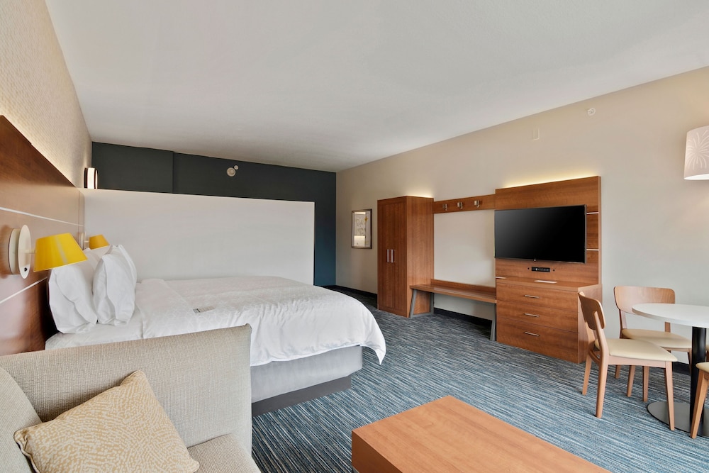 Holiday Inn Express Suites Orlando Lk Buena Vista Area 19/60