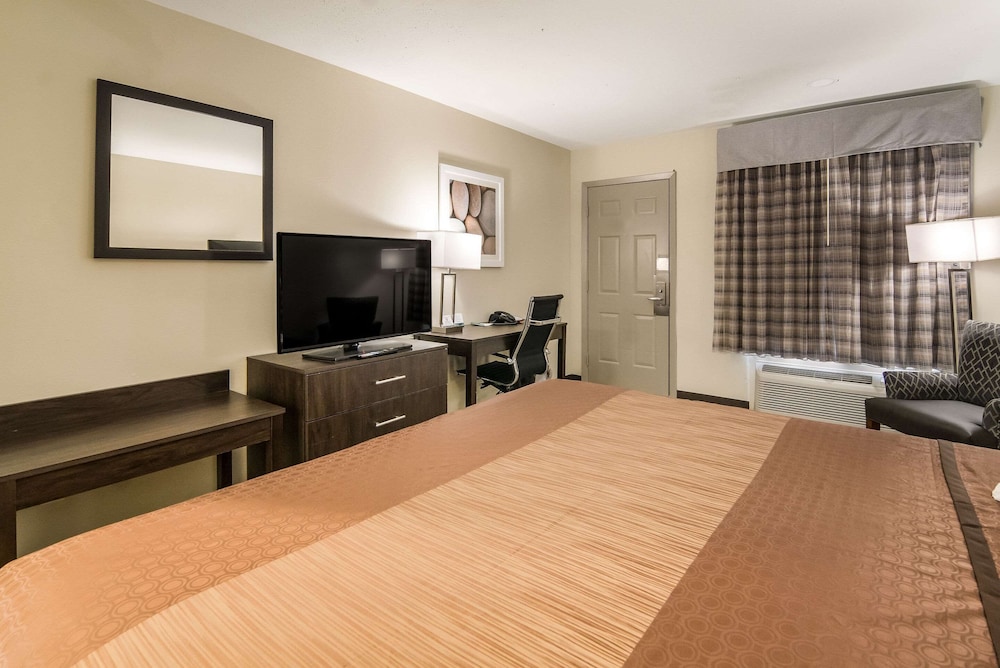 Quality Inn & Suites Dallas-Cityplace 17/23