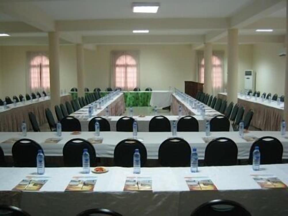 Coconut Grove Regency Hotel 61/66