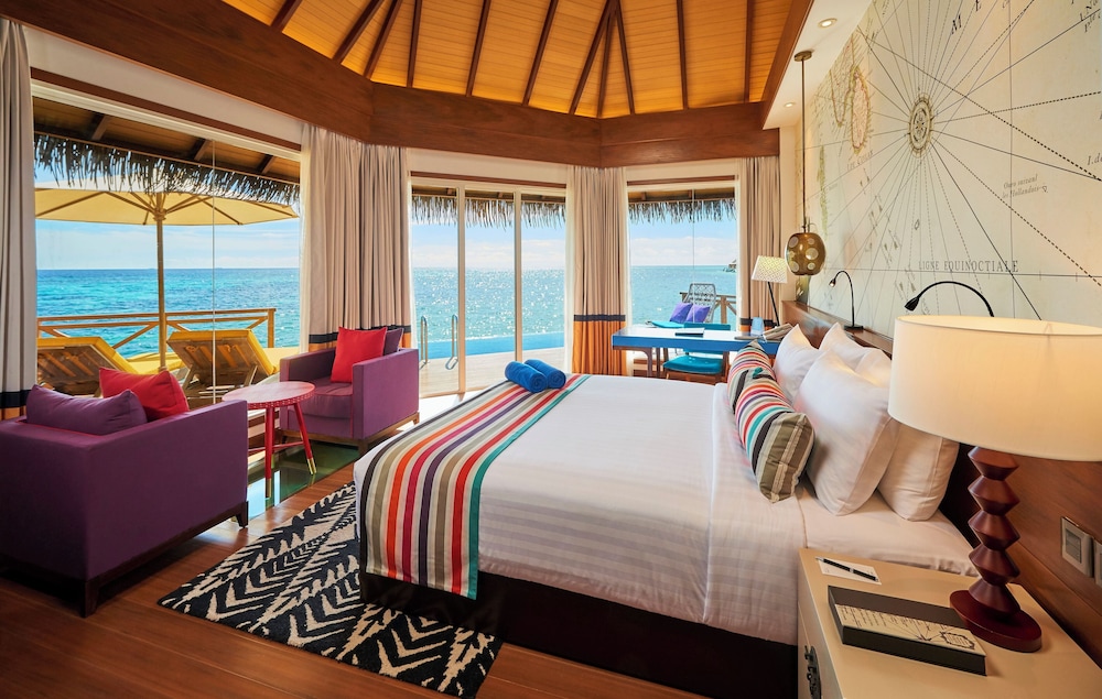 Mercure Maldives Kooddoo Resort 23/73