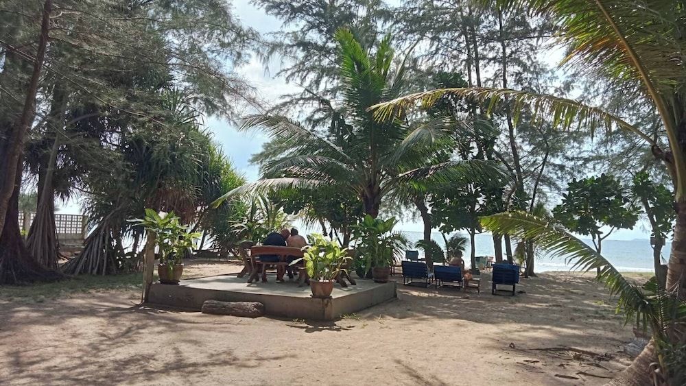 Lanta Island Resort 61/69