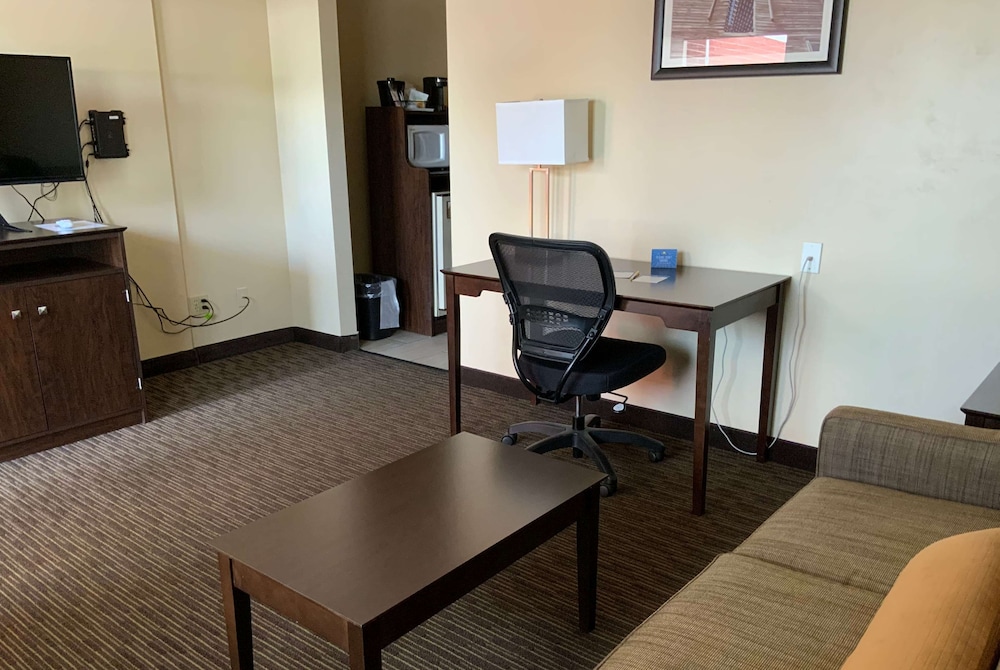 Days Inn by Wyndham Wauseon 35/49