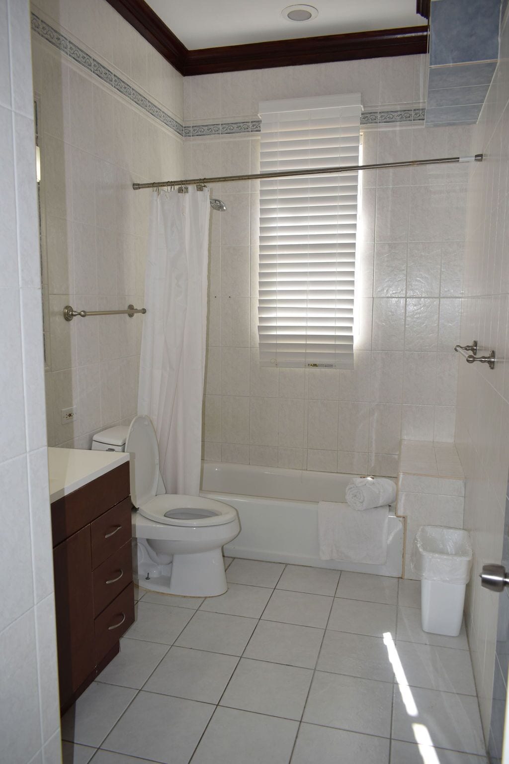 استوديو بسرير كوين بغرفة نوم واحدة، Brownstone Marlin Drive 2/3
