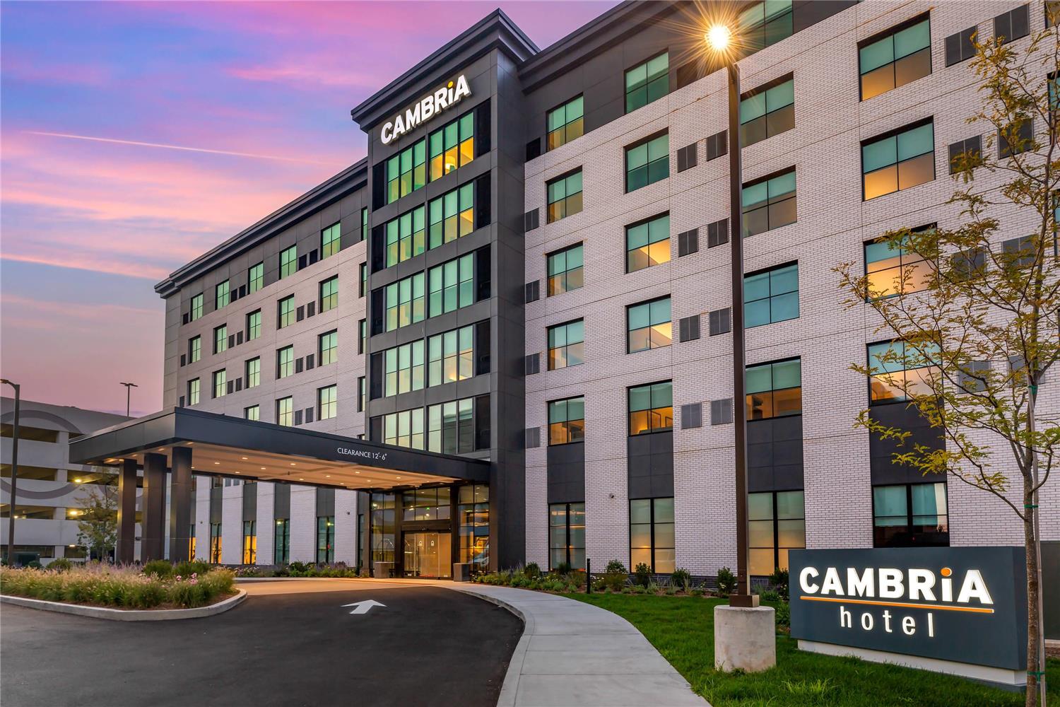Cambria Hotel New Haven University Area 5/42